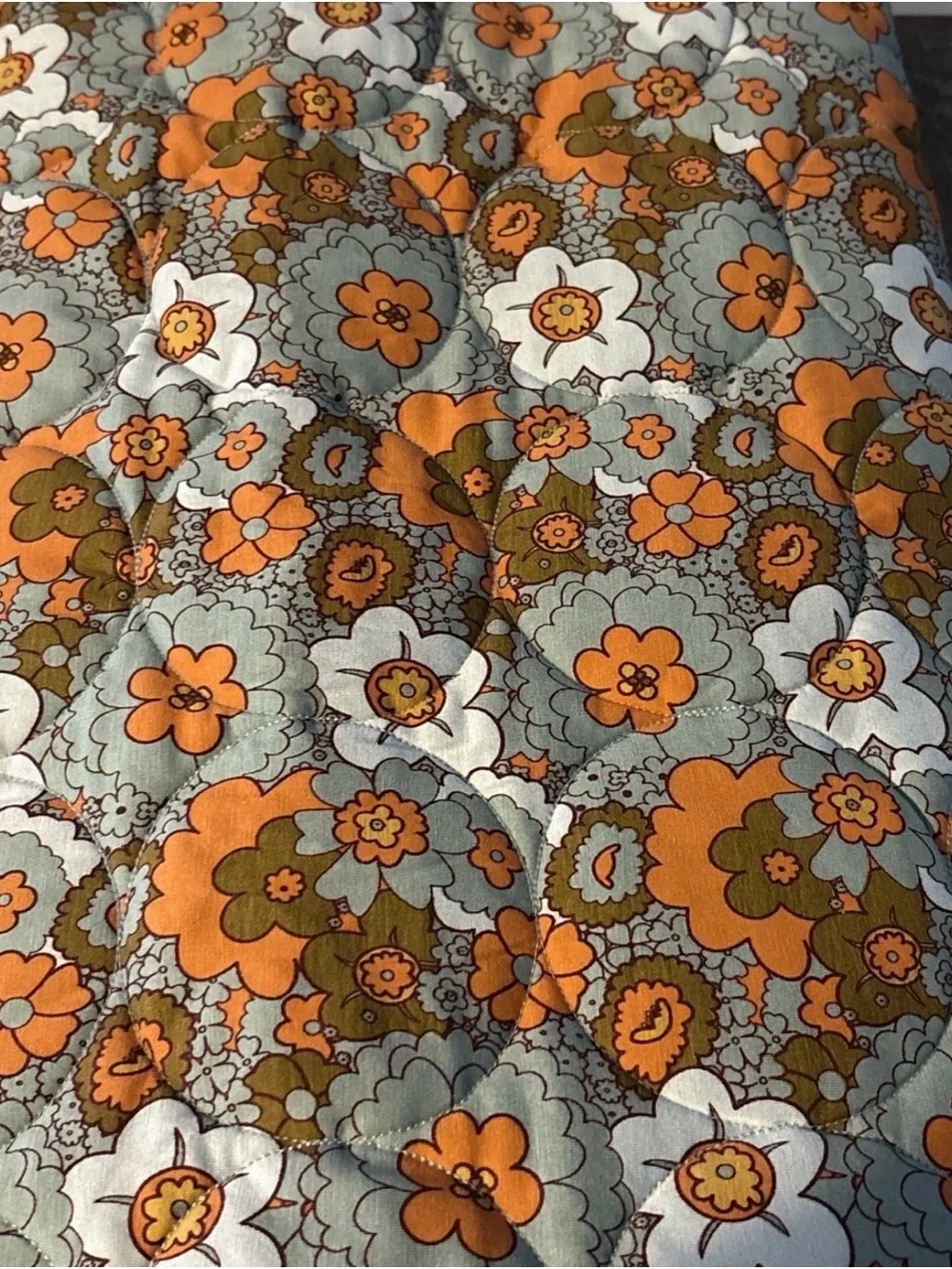 kate quinn Retro Midcentury Floral circle quilt BRAND NEW